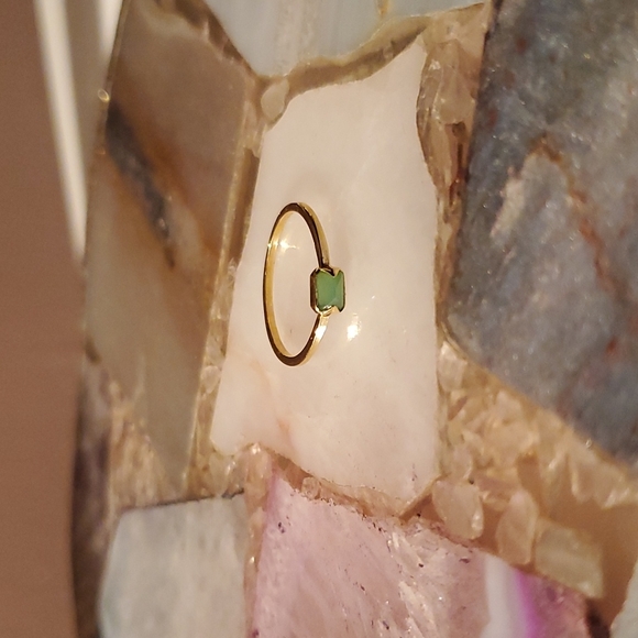 NWT! Gold plated stacking far out chrysoprase ring - Picture 4 of 12